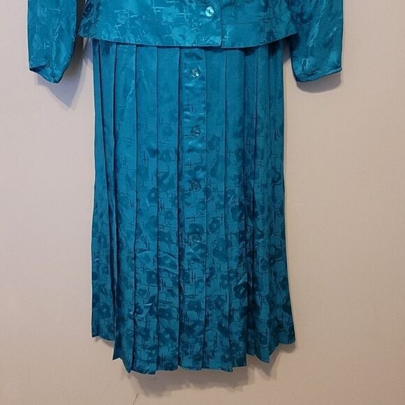 COPY - Vintage Nordstrom point of view pleated silk skirt set - Picture 2 of 14